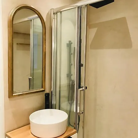 Lovely Studio 1bdr City Center Studio Art Deco Канны